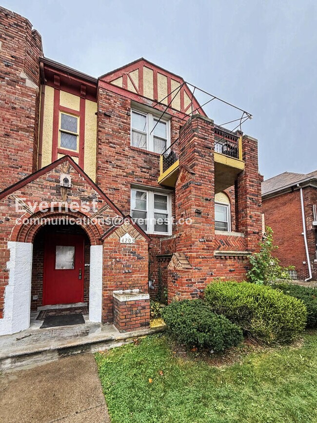 Building Photo - 4203 Cortland St