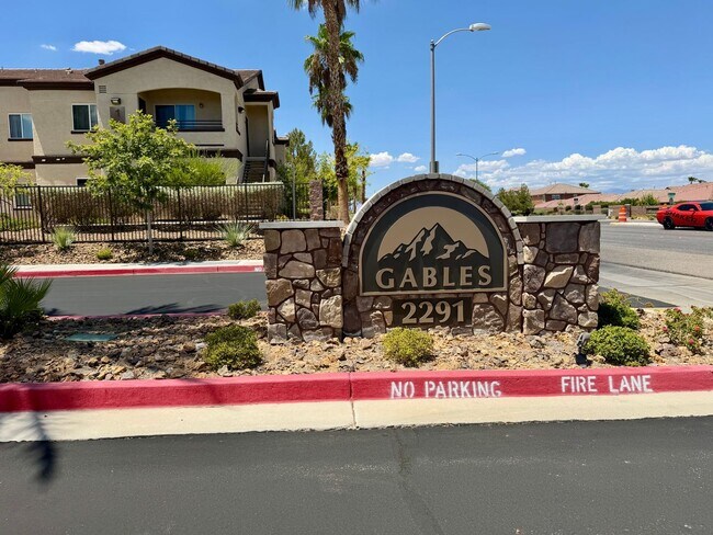 Foto del edificio - 2291 W Horizon Ridge Pkwy