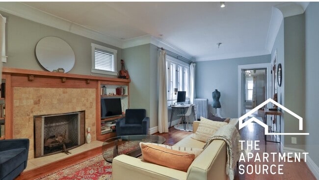 Building Photo - 2549 W Wilson Ave