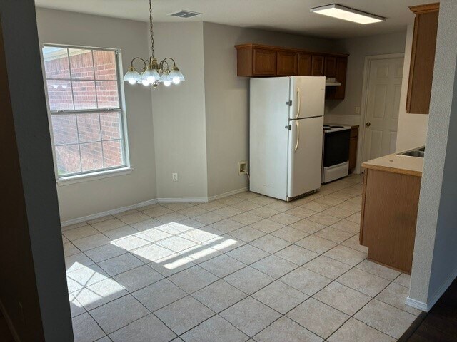 Building Photo - 520 Sun Meadow Dr