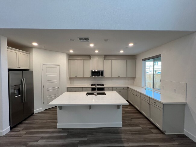 Foto del edificio - Gorgeous Brand New Sacramento Floorplan!