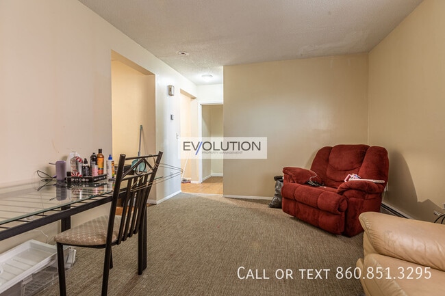 Building Photo - 71 Williams St