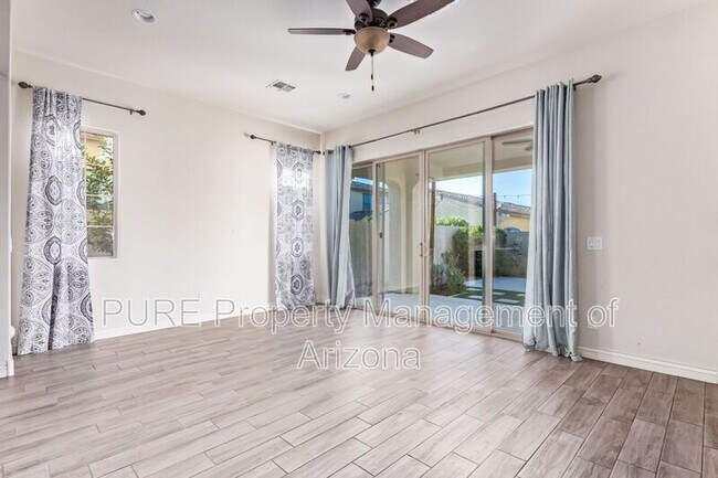 Foto del edificio - 2902 E Ebony Dr