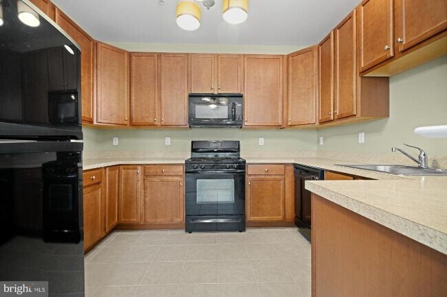 Building Photo - 217 Timberlake Dr