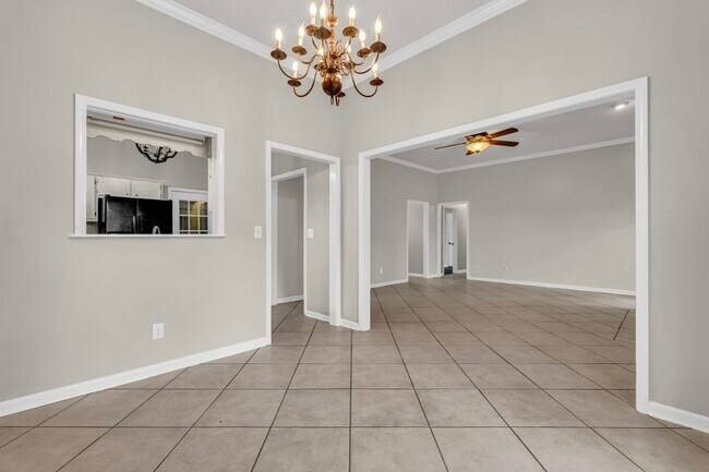 Foto del edificio - 125 N Chestnut Dr