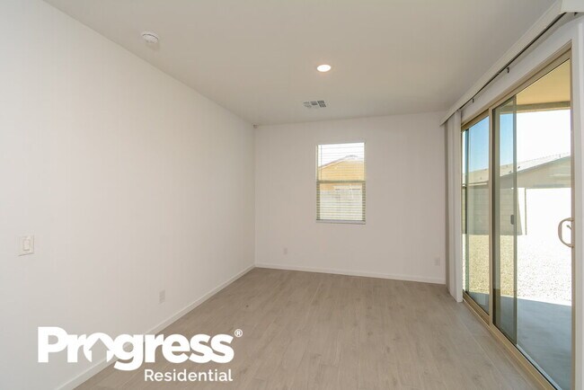 Building Photo - 12641 W Daley Ln
