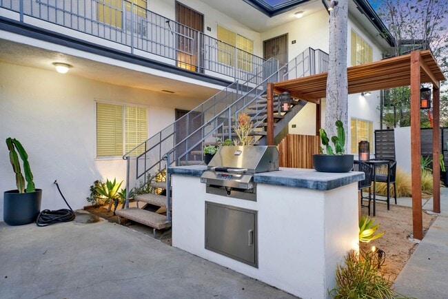 Building Photo - 315 Junipero Ave