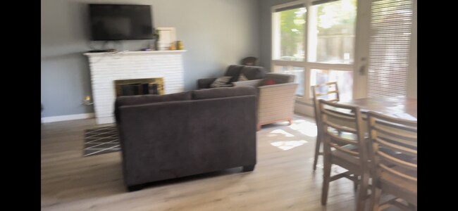 Living Room - 1208 E Linden St