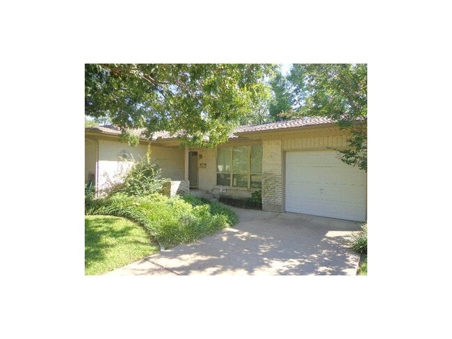 Building Photo - 10454 Lanshire Dr