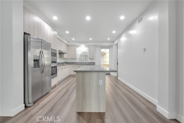 Foto del edificio - 501 W Foothill Blvd