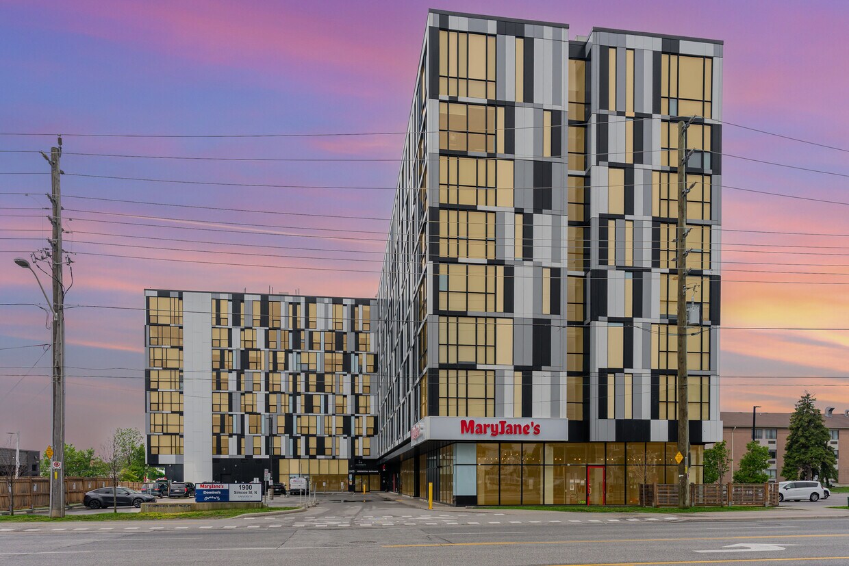 Photo principale - 1900 Simcoe St N