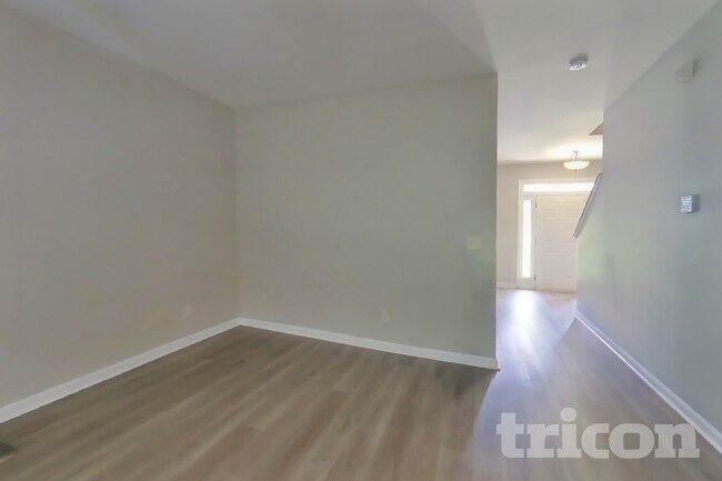 Foto del edificio - 155 Hickory Hills Dr