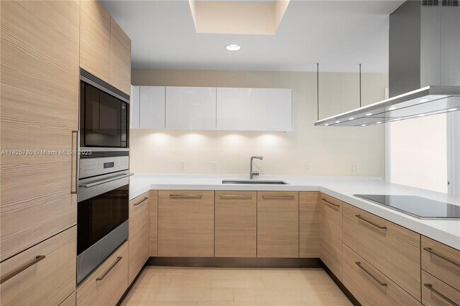 Foto del edificio - 17111 Biscayne Blvd