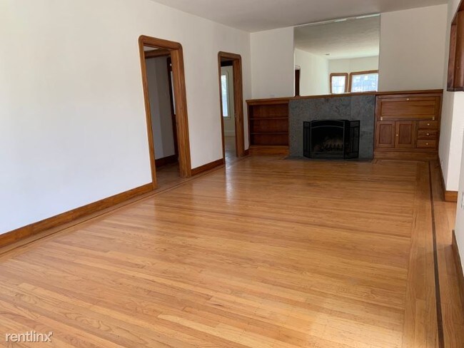 Building Photo - 3 br, 1 bath Apartment - 3914 Magee Ave