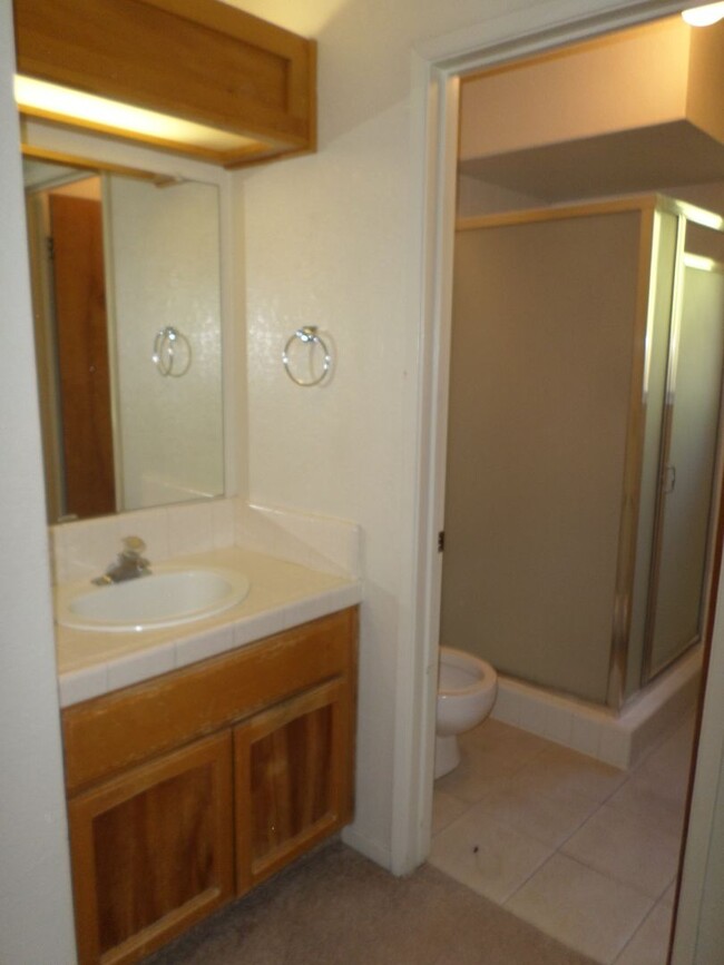 Building Photo - 838 Lehigh, Available Now!