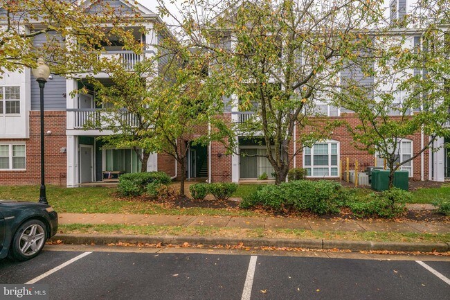 Building Photo - 20290 Beechwood Terrace