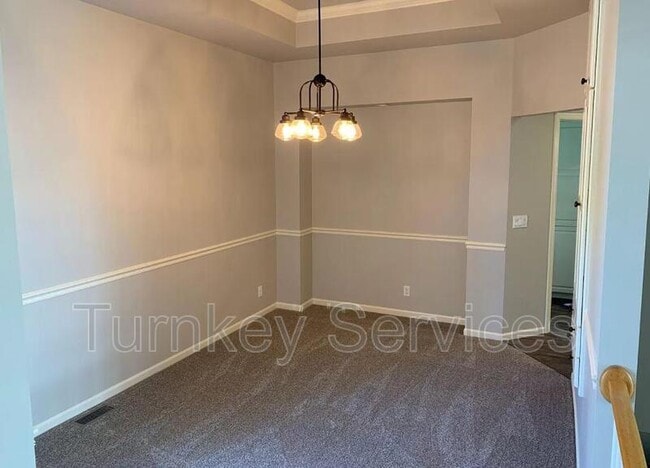 Building Photo - 803 Villa Plaza