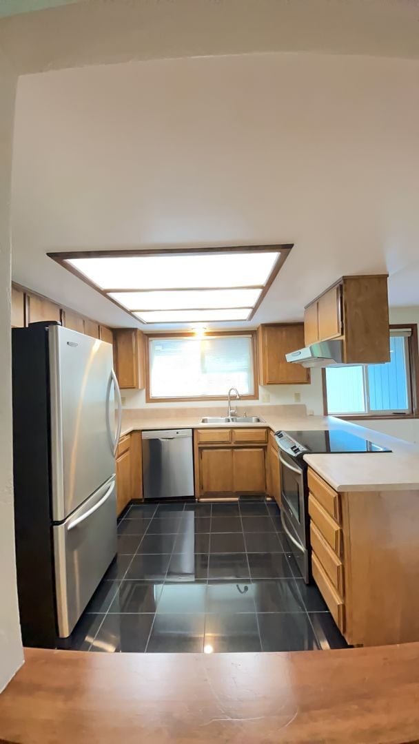 Building Photo - Lovely 3 Bedroom Home with Privacy and Pat...