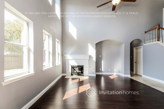 Building Photo - 204 Tanglewood Pl