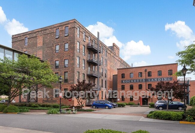 Building Photo - 251 Rocketts Way