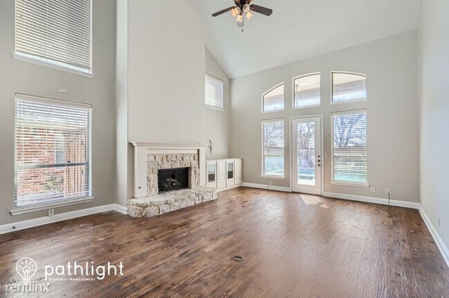 Building Photo - 3127 Bainbridge Ln UNIT