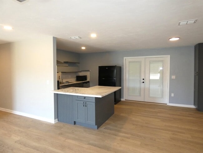 Photo - 1405 S Jefferson St House