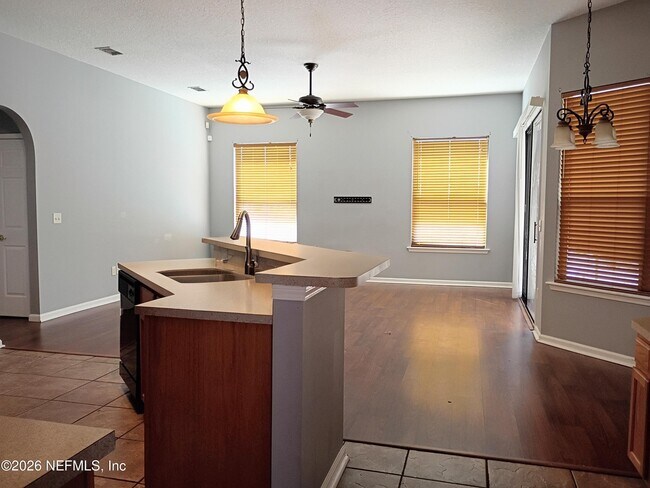 Foto del edificio - 1392 Hawks Crest Dr