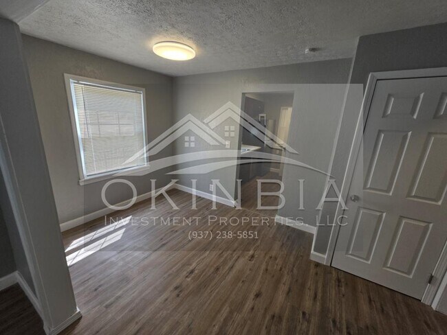 Foto del edificio - 1425 Canfield Ave