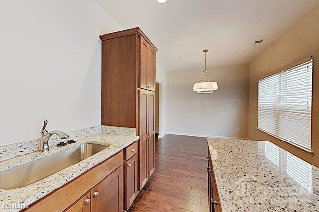 Foto del edificio - 500 Hickory Leaf Ct