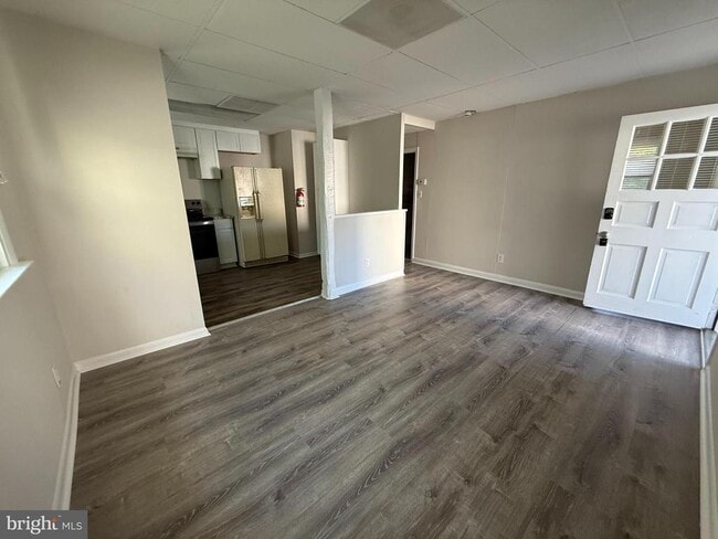 Building Photo - 11 Delsea Dr S