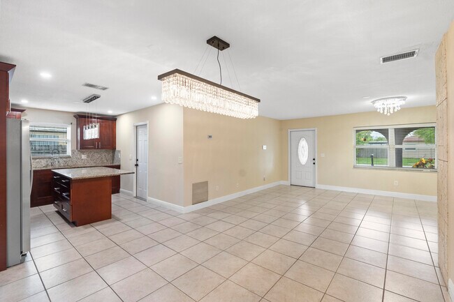 Foto del edificio - 4784 Alfresco St