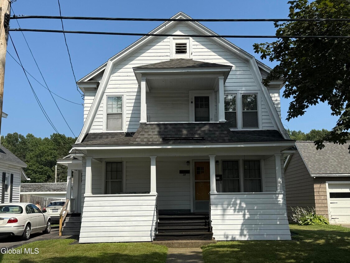 Foto principal - 39 Saratoga Blvd
