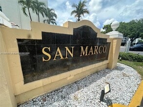 Building Photo - 8810 Fontainebleau Blvd