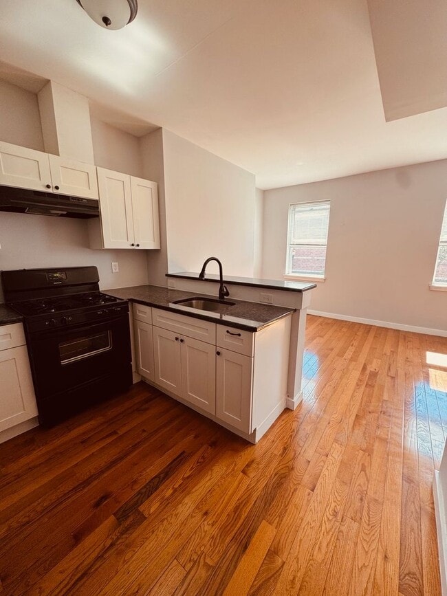 Photo - 221 Market St Apartment