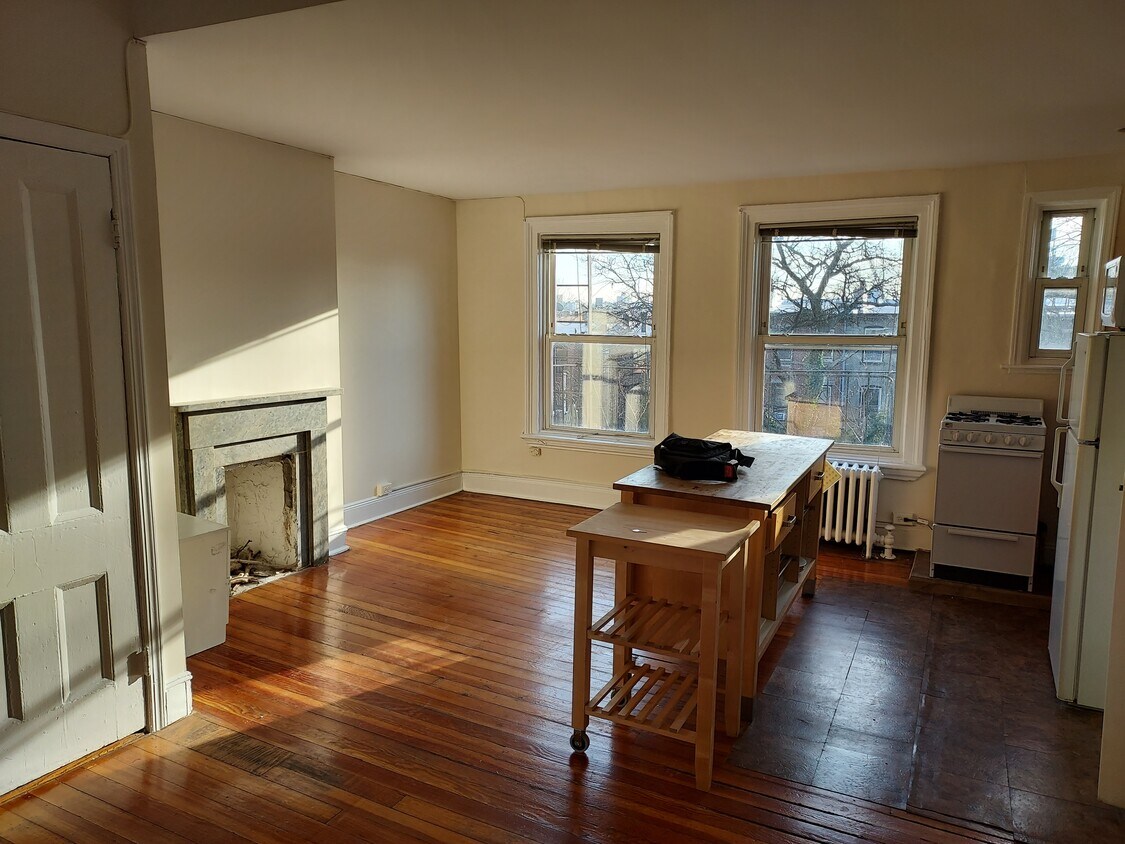 Primary Photo - 378 Pacific St