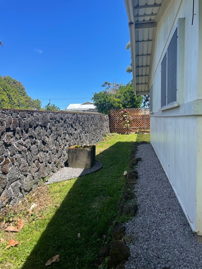 Building Photo - 655A Hinano St