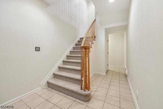 Building Photo - 618 Turlington Ct