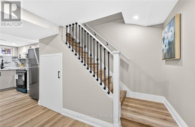 Photo du bâtiment - 150 Brucedale Ave E
