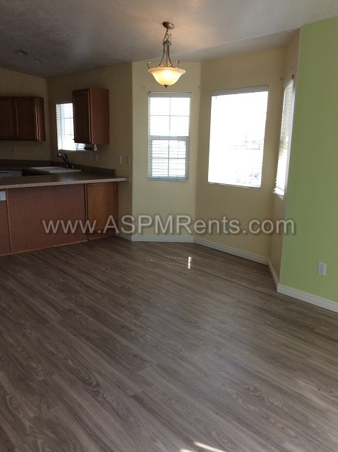 Building Photo - 1616 W Vivante Way