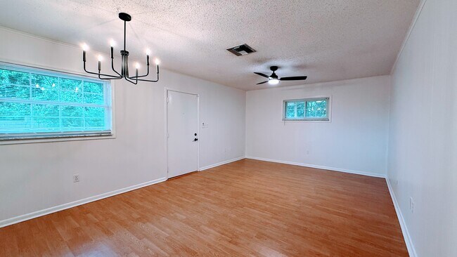 Building Photo - 3429 S Polk Ave