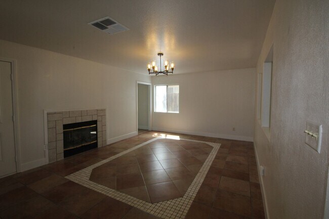 Foto del edificio - 9405 Salinger St
