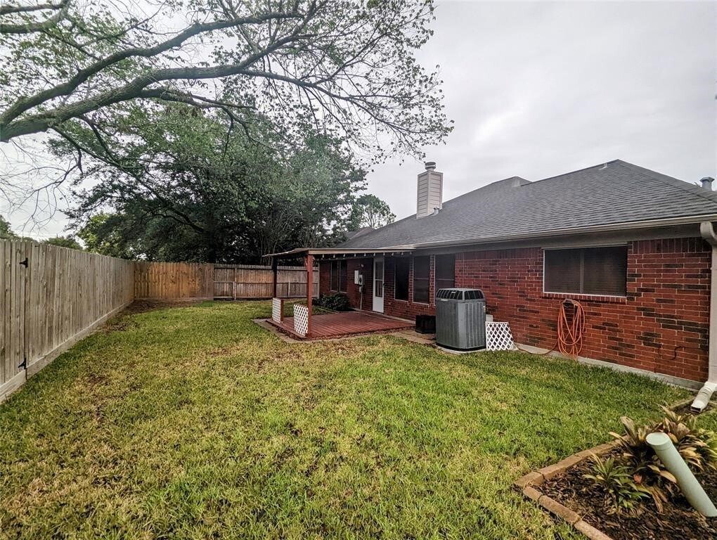 Foto del edificio - 3821 Pin Oak Dr N