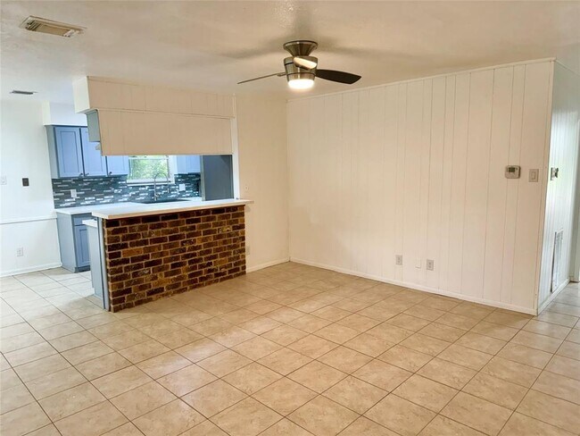 Foto del edificio - 7015 Pyron Way