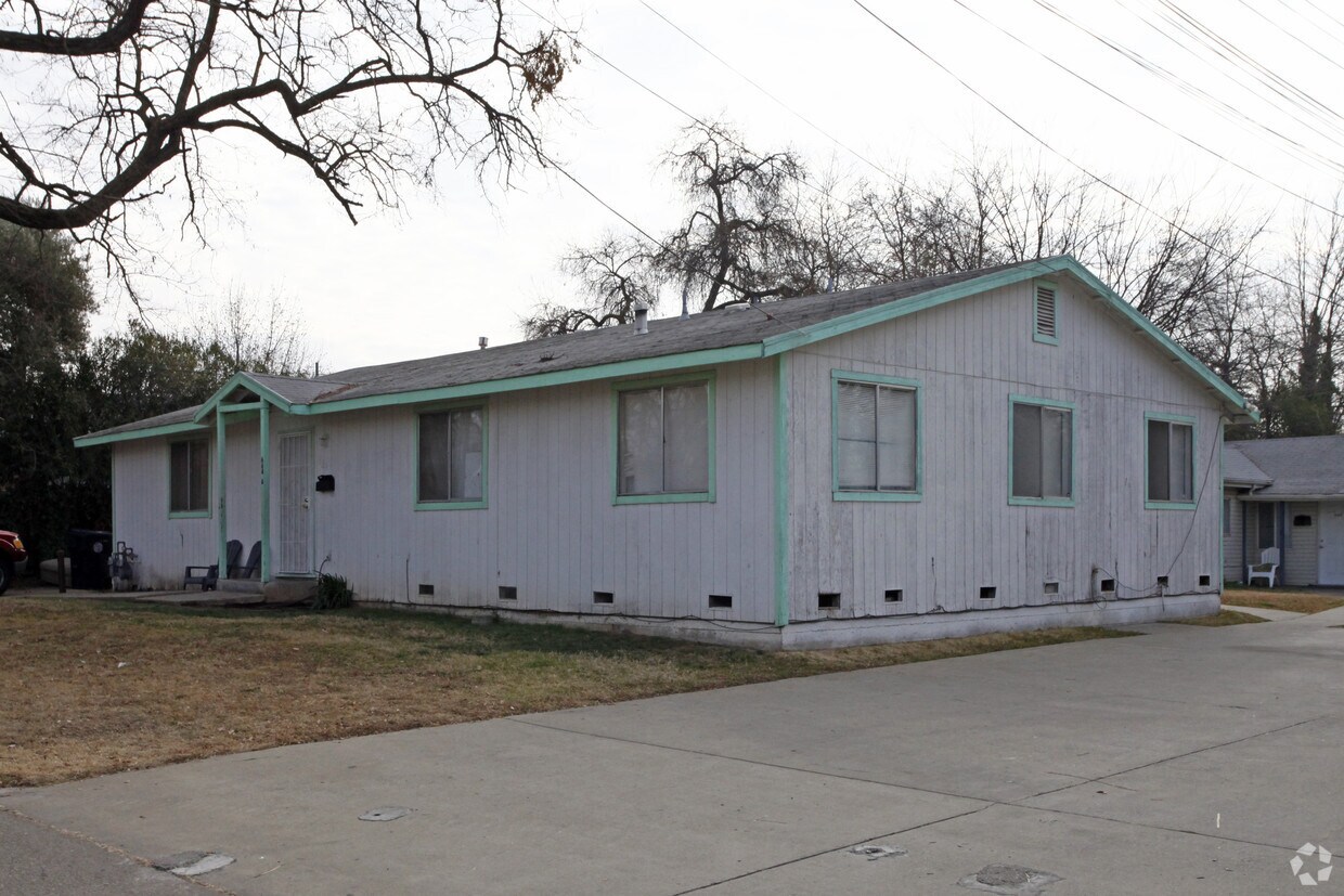 Building Photo - 656-666 Plaza Ave