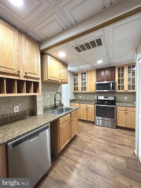 Building Photo - 1205 Springwood Ct
