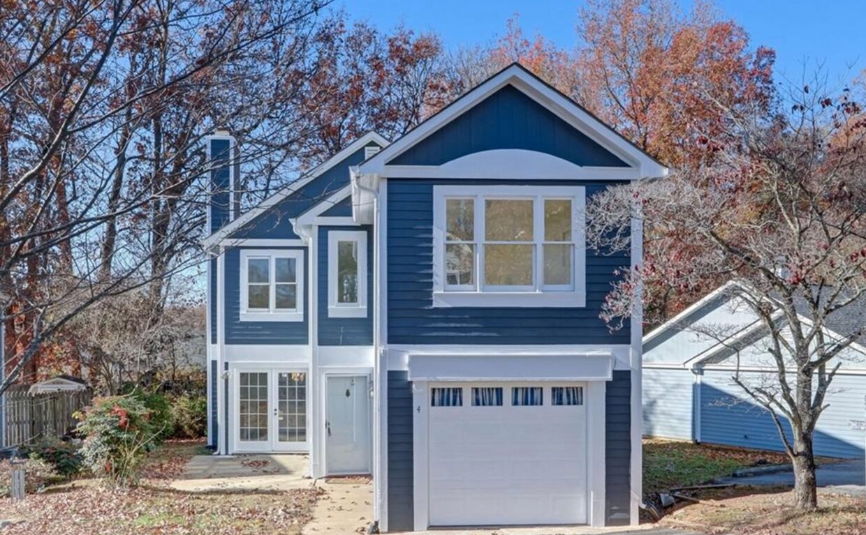 Primary Photo - Cute 2-story home 2 bedroom 2 1/2 bath wit...