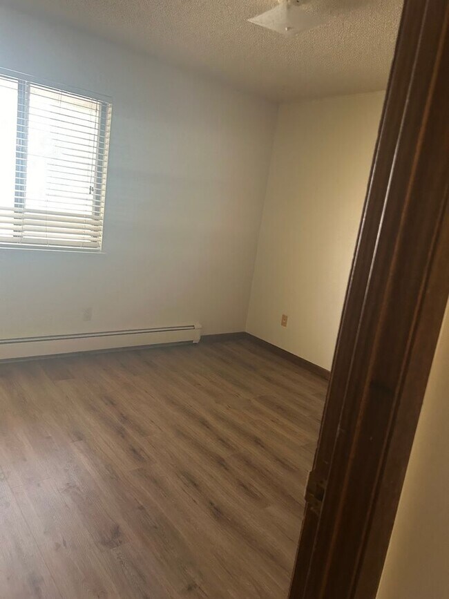 Foto del edificio - 3455 E Court St