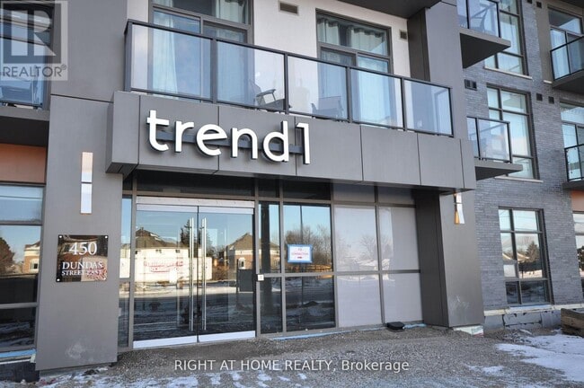 Building Photo - 306 Dundas St E