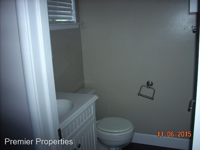 Building Photo - 3 br, 2 bath House - 2700 DeWitt