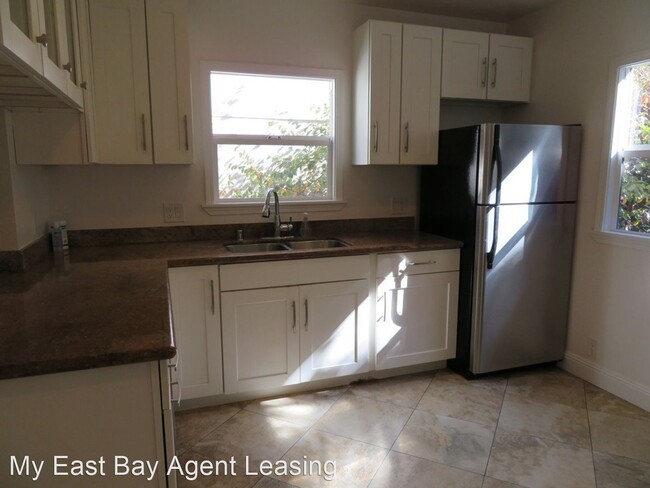 Building Photo - 2 br, 1.5 bath House - 1608 Allston Way